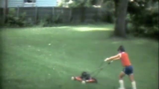 How To Mow The Lawn - When should I let my kid start mowing? смотреть онлайн