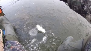 Ловля на безмотылку. Правильная игра мормышкой. Бешеный клёв плотвы и окуня.