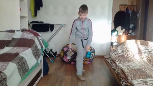 Невероятный Бутылка Воды Челлендж.Water Bottle Flip Challenge.ВитяЛо смотреть онлайн