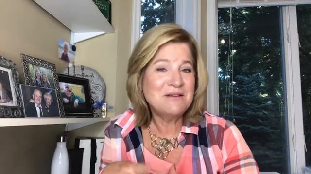 Holiday shopping - How to Find Perfect Gift with LimeLight Ambassador Cindy Lee смотреть онлайн