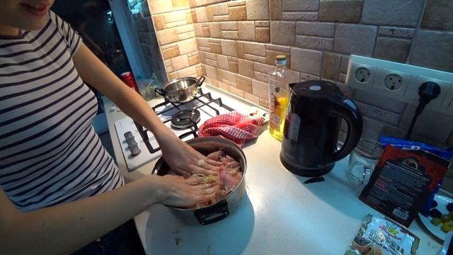 Готовим очень нежный и вкусный торт Серёже на День Рождения! смотреть онлайн