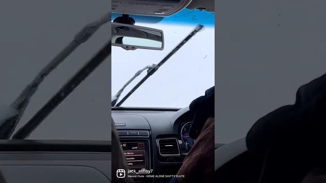 DIY windscreen wiper during a blizzard driving down a 17km mountain #diy #fyp #carhacks #car #funny смотреть онлайн
