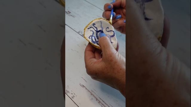 Gold Edging A Decoupage Trinket Shell