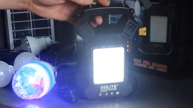Портативная универсальная солнечная система GDLITE GD-8050 смотреть онлайн
