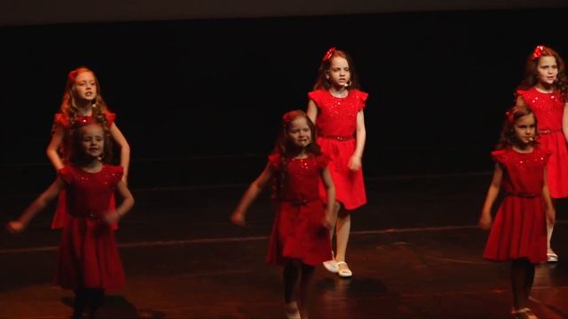 "Идут по городу мальчики" Ансамбль "Звонкие голоса" 2021 г. смотреть онлайн