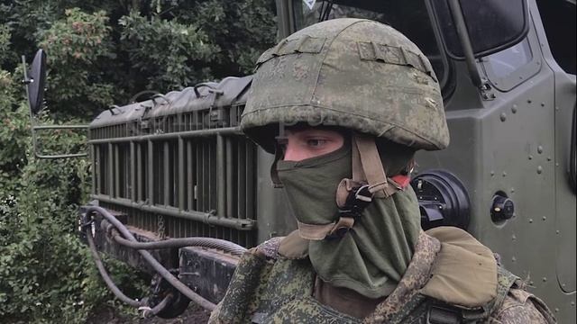 Эксклюзивные кадры работы РСЗО "Смерч" Западной группировки войск. Страшное оружие! смотреть онлайн