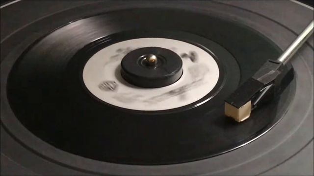Eric Clapton ~ "I've Got A Rock N Roll Heart" vinyl 45 rpm (1983) смотреть онлайн