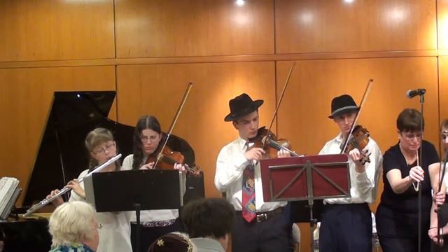 Maxwell Street Junior Klezmer Orchestra plays Tumbalalaika смотреть онлайн