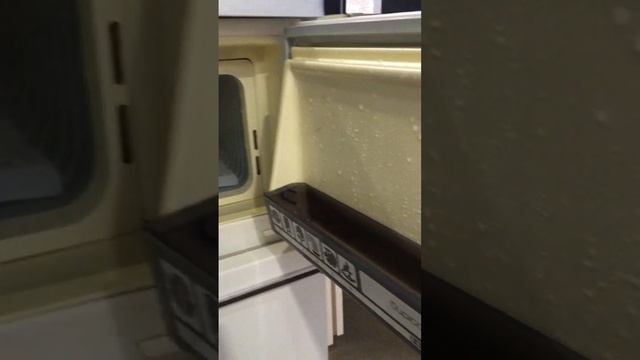 Холодильник БИРЮСА КШД-260П