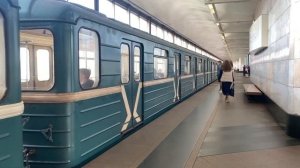 Номерные и Русич на станции «Воробьевы Горы» | Московский метрополитен | Сокольническая линия