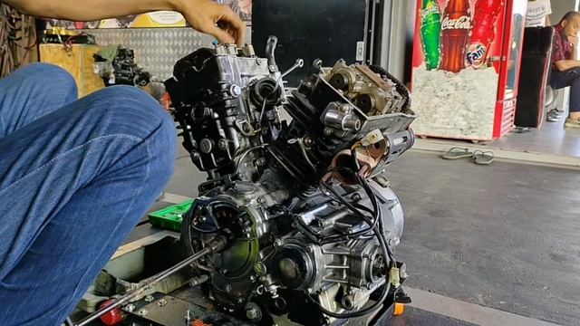 KAWASAKI VULCAN 750 ENGINE RESTORATION
