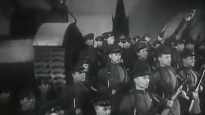 Первое исполнение песни Несокрушимая и легендарная музыка Александрова   Над тобою шумят как знамен