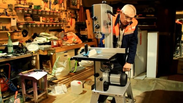 Ленточная пила Makita LB1200F смотреть онлайн