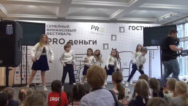 До Ре Ми - Детский хор "Великан" (фестиваль PROденьги") смотреть онлайн