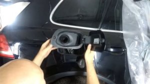 Как снять лючок "Фольксваген Туарег 2012" ?