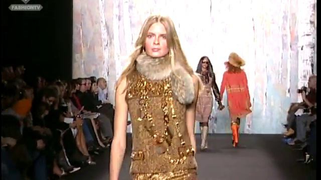 Fashiontv | FTV.com - ANNA SUI FW 2005/2006