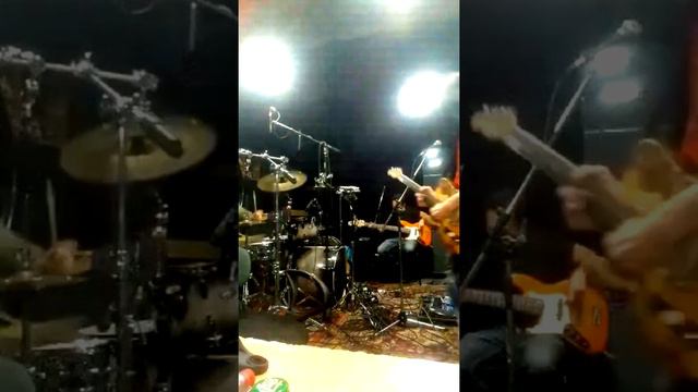 первая смотреть онлайн