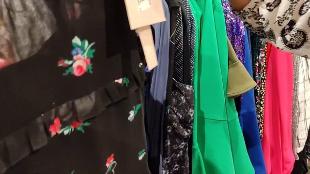 Brands For Less - стоковый магазин в Дубае. Adidas, Guess, Kelvin Klein, Xoxo по смешным ценам. смотреть онлайн