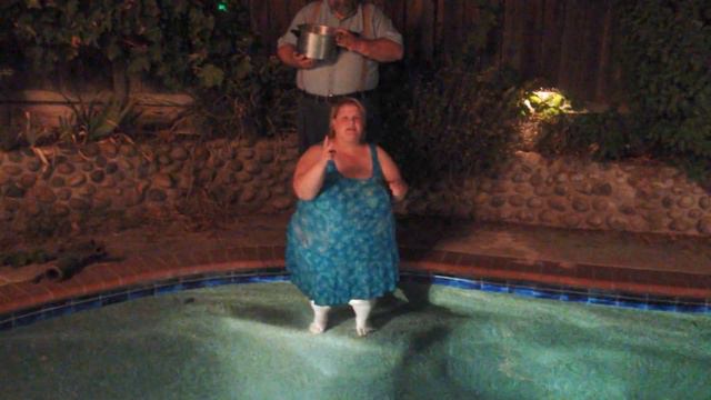 Steffi's ALS ice bucket challenge смотреть онлайн
