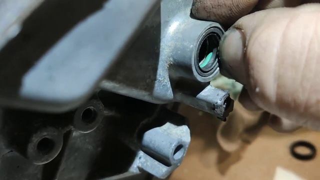 Дополнительное уплотнение оси впускного коллектора Lacetti LDA смотреть онлайн