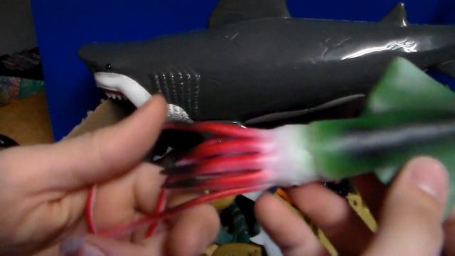 MEGA BOX OF TOY OCEAN CREATURES! Sharks Whale Octopus Fish Toy Ocean Creatures! смотреть онлайн