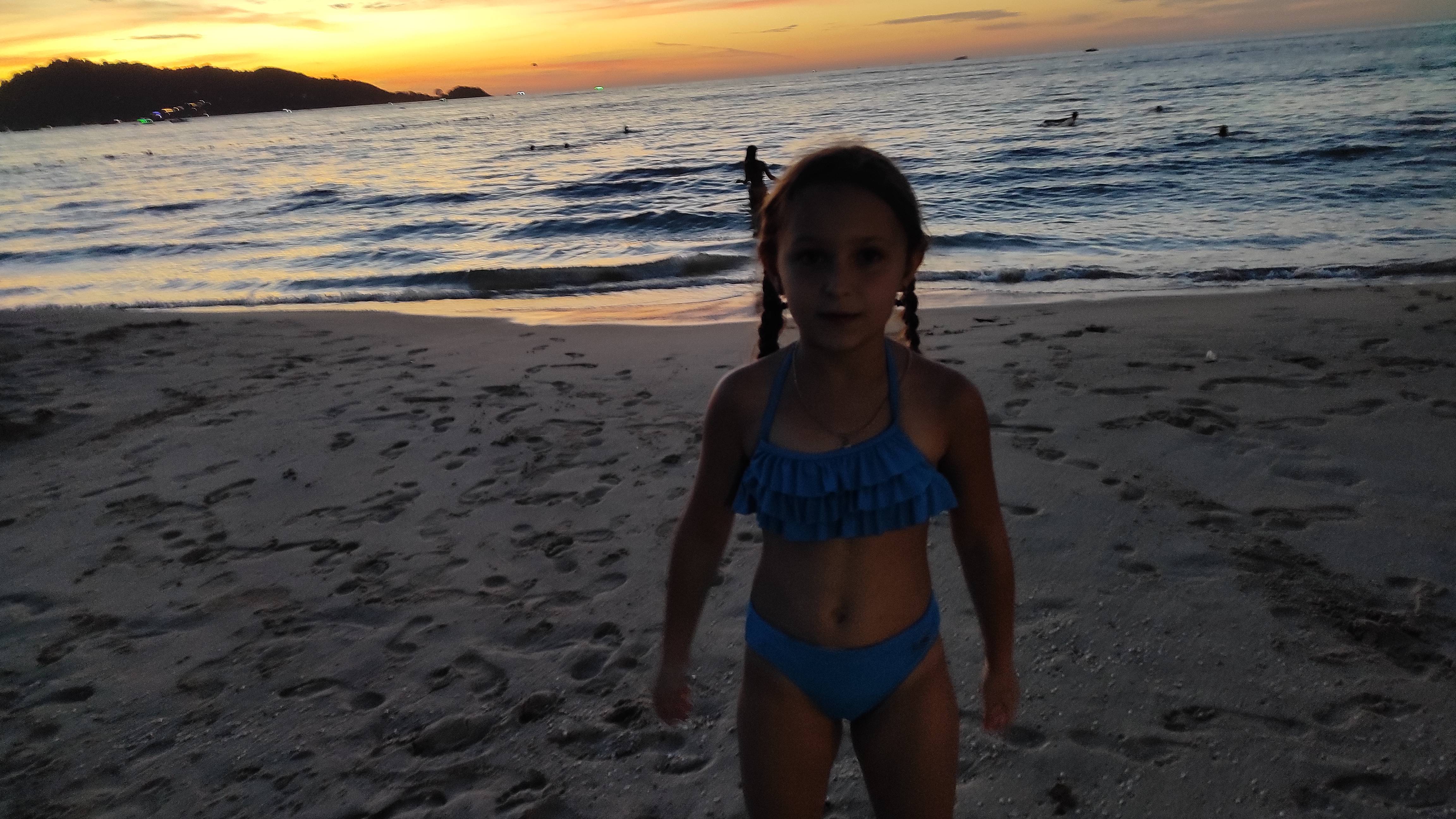 Алина сочинила песенку про море. Патонг, Пхукет