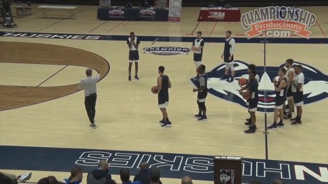 Help Basketball Players Get Better at Making a Pocket Pass! смотреть онлайн