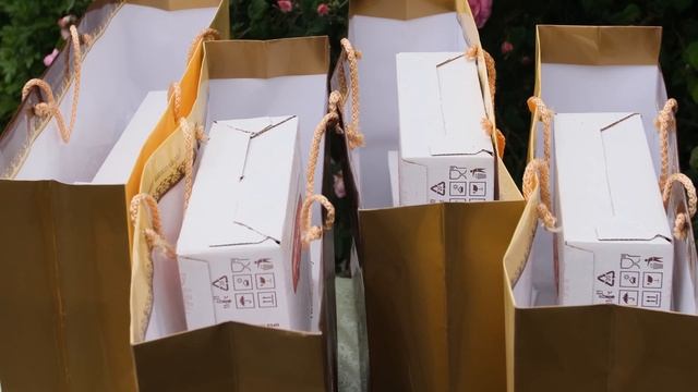 Врачи получили в подарок 300 плиток шоколада смотреть онлайн