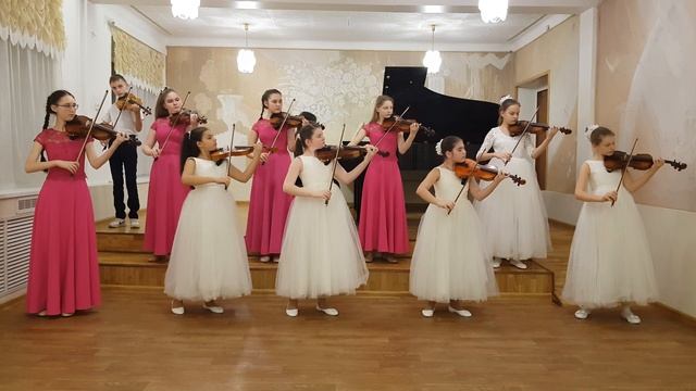 Д. Шостакович. Романс из к/ф "Овод" - исполняет ансамбль скрипачей "Сияние" смотреть онлайн