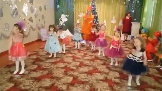 Новогодний утренник "Озорная хлопушка в средней группе" смотреть онлайн