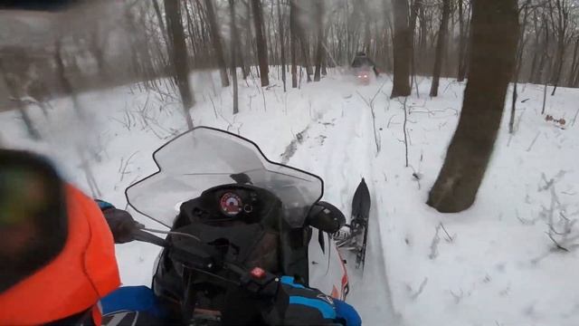 Snowy Rip Through The Woods - Polaris INDY 550 LXT смотреть онлайн