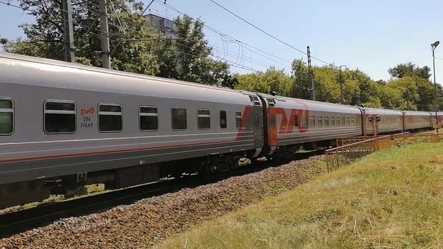 Электровоз ЧС7-027 с поездом №376 Москва - Воркута. смотреть онлайн