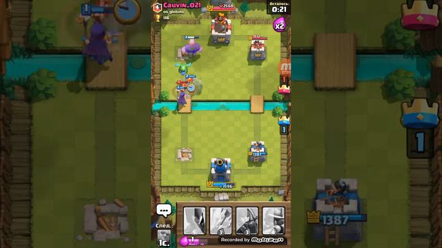 Играю в Clash Royale на телефоне смотреть онлайн