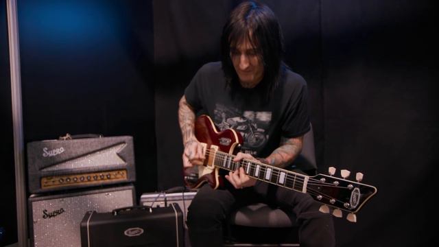 Supro Blues King 12 Amplifier and 1313 Delay Effects Pedal | Richard Fortus Demo NAMM 2019 смотреть онлайн