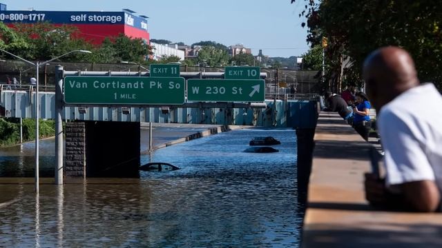 "?️ New York Unprecedented Storm: State of Emergency Extended for 6 Days! ???️" смотреть онлайн
