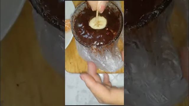 3ақ заттан??? тұратын шоколадты?банан?және мандариннен? жасаймын.Қазақша рецептті. Жасалу жолы оңай
