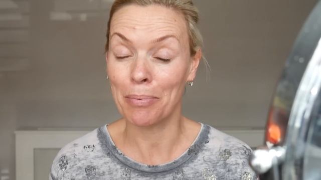 Dermaplaning at home смотреть онлайн