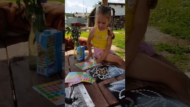 Найклейки - лучшие друзья любой мамы!!! Что взять с собой на дачу?) Отдых на природе. А Вы с нами! смотреть онлайн