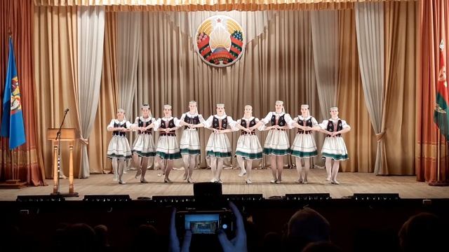 "ВЕСНЯНКА" в исполнении Образцового детского танцевального коллектива "Пралесачки". #народныйтанец смотреть онлайн