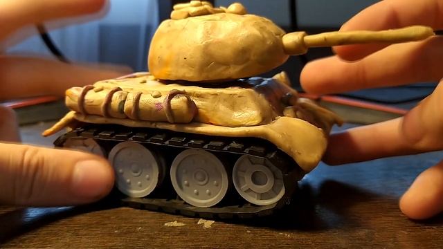 ТАНК Т-34 ИЗ ПЛАСТИЛИНА С РАБОЧЕЙ ХОДОВОЙ И ДВИЖУЩЕЙСЯ БАШНЕЙ СВОИМИ РУКАМИ смотреть онлайн