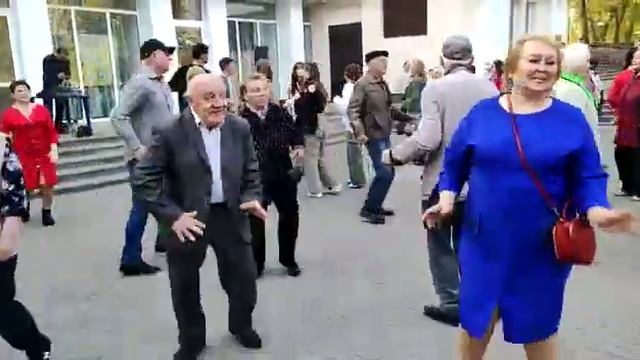 Гомель парк Луначарского 24.04.23 смотреть онлайн