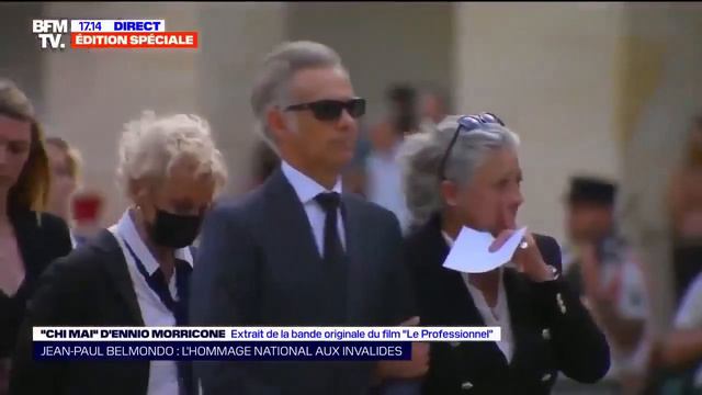 Похороны Жана Поля Бельмондо - Похороны Жан-Поля Бельмондо. В память о великом артисте. Люди плачут