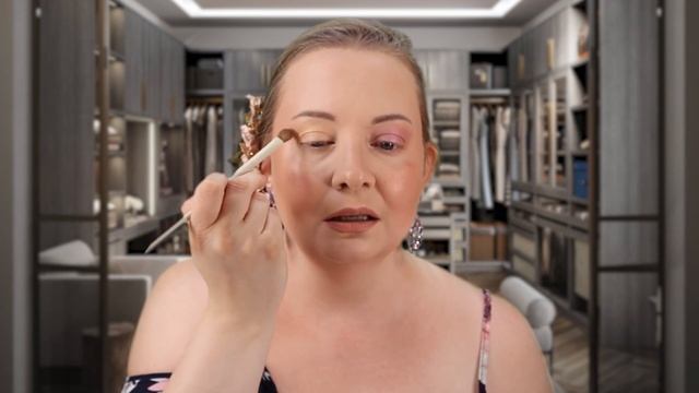 Best DRUGSTORE Eyeshadow? New L'Oreal x Elie Saab La Palette смотреть онлайн