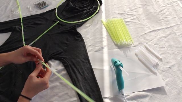 DIY LIGHTED STICK FIGURE COSTUME TUTORIAL | CHEAP & EASY GLOW STICK MAN COSTUME | HOW TO смотреть онлайн