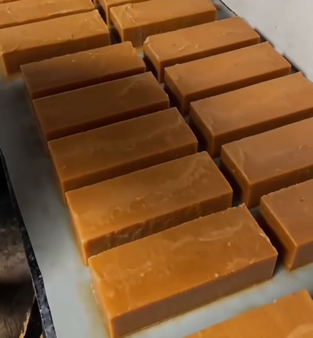 How Sugarcane Juice Is Converted Into Jaggery. Amazing Skill