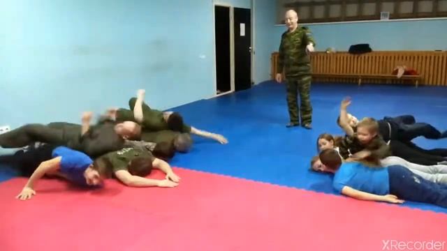 Разминка в военно-патриотическом клубе "Дмитрий Донской". смотреть онлайн