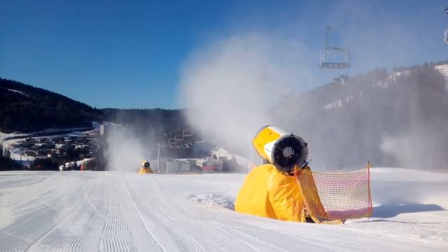 Снігові пушки на Буковелі 15.03.2020, траса 7А, насипання снігу . Ч.5.