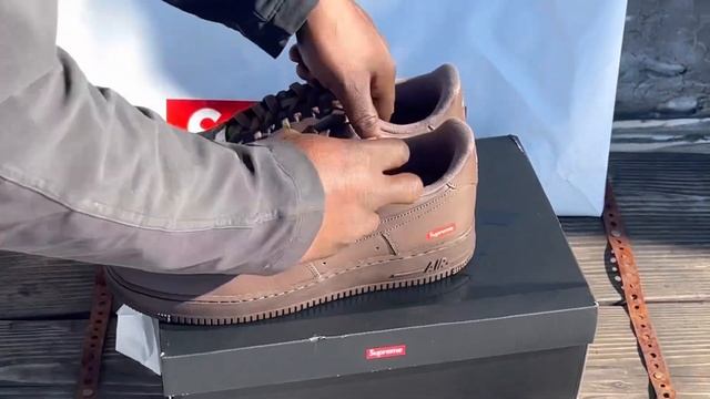 Supreme FW23 Nike Air Force 1 brown unboxing review week 11 first on YouTube ??? #review #nike смотреть онлайн