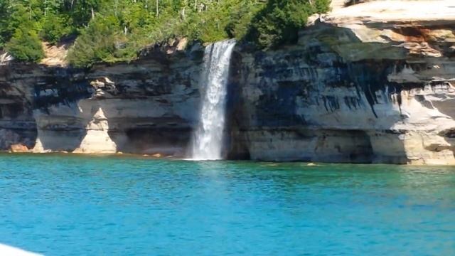 Bridal Falls, Lake Superior, 80 ft. waterfall смотреть онлайн