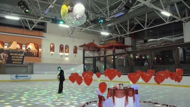 романтическое свидание на катке от студии "Счастье есть!" смотреть онлайн